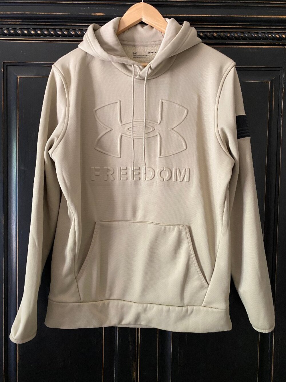 Under Armour - Freedom Armour Desert Sand Black Flag Embossed Hoodie - Men’s M
